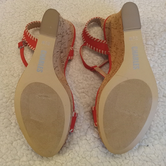 Charles By Charles David Suede Red Faux Cork Wedge T-Strap Sandal | Size: 9.5M - Picture 13 of 14